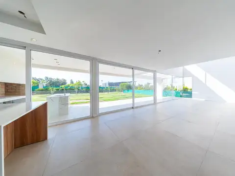 Casa 6 ambientes con 3 baños