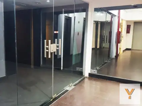 Oficina 5 ambientes con 2 baños