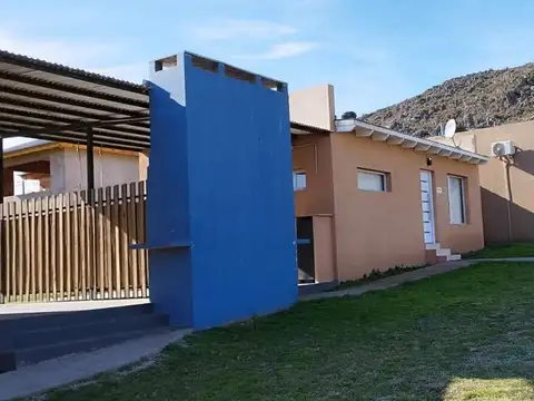 COMPLEJO DE 3 CABAÑAS FRENTE AL CERRO CEFERINO!!