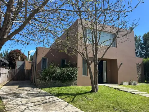 Casa en Alquiler de 3 dormitorios