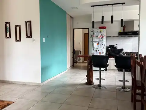 CASA EN VENTA DE 4 DOR. EN B° PRIVADO CINCO SOLES