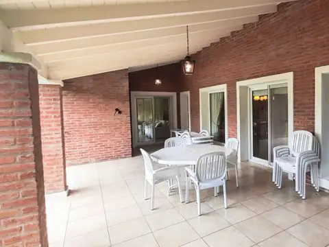 CASA EN VENTA EN LA LOMADA DE PILAR