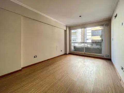 1 Dormitorio con Patio en Zona Rio