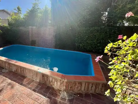 Casa 5 ambientes con 2 baños