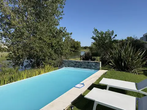 Casa en Venta al Este