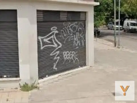 Local en Venta en Policlinico, USD 60.000