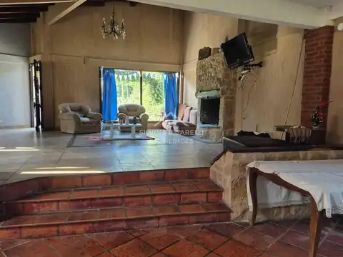 Casa en Alquiler con 1 cochera