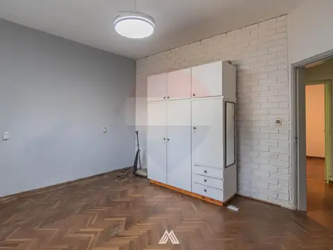 Casa 6 ambientes con 2 baños