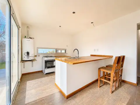 Casa 3 ambientes con 2 baños