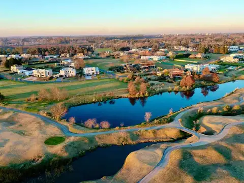 Casa 7 ambientes con 4 baños