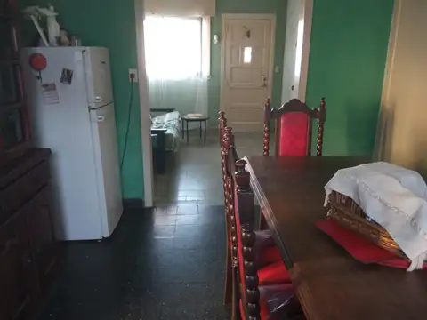 Casa 4 ambientes con 1 baño