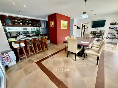 Casa 5 ambientes con 4 baños