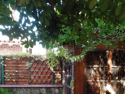 Venta de casa sobre Avenida Amenedo