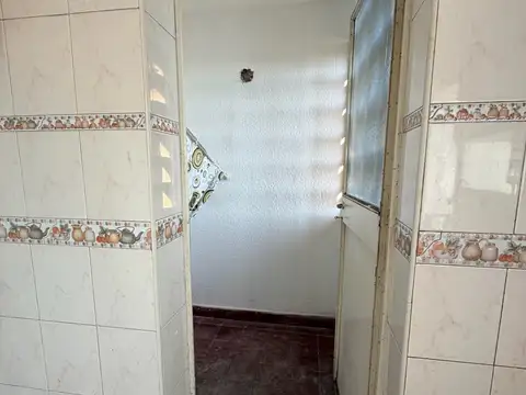 Departamento 5 ambientes con 1 baño