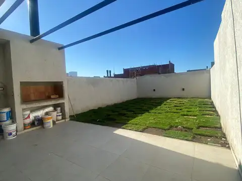 Casa 4 ambientes con 1 baño