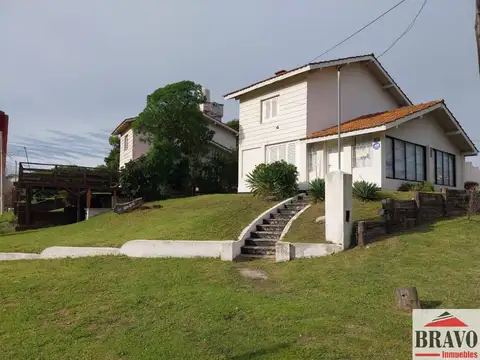 Casa en venta c/ cochera en Zona Sur