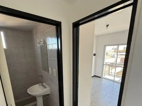 Departamento en Alquiler en Bernal Oeste, $ 470.000