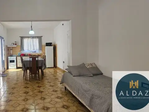 Casa en Alquiler con 2 cocheras