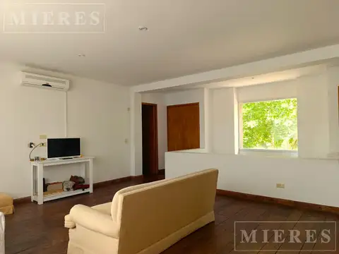 Casa en Alquiler Temporal con 2 cocheras