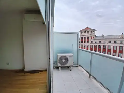 Convencion 1900, Piso 8