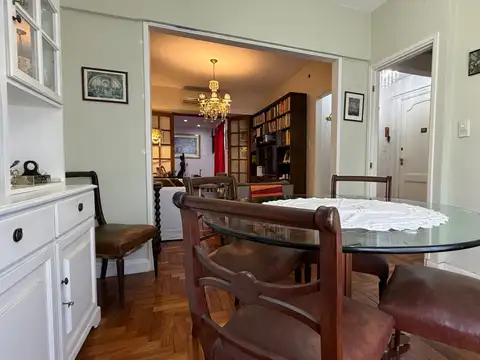 Departamento de 4 Ambientes al Frente Balcon Muy Buen Estado