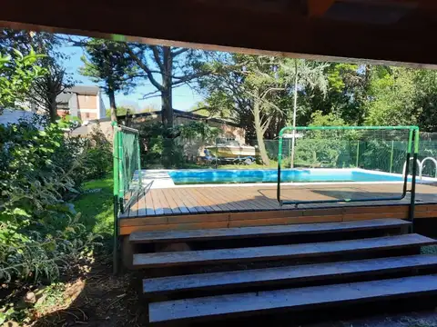 VENTA QUINTA DE 4 AMBIENTES EN VILLA LUZURIAGA