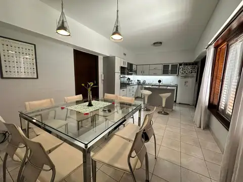 VENTA CASA 5 AMB JARDIN PILETA QUINCHO RAMOS MEJIA