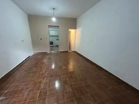 Oficina en Alquiler en Parque Chacabuco, $ 750.000