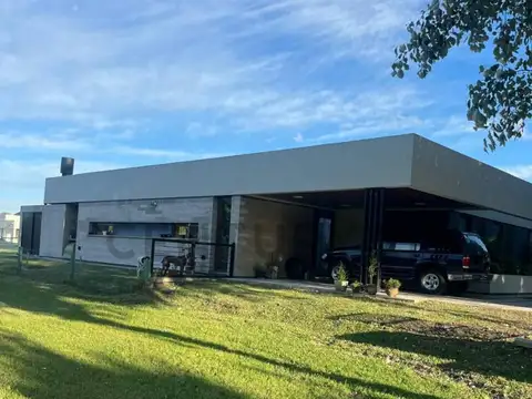 Casa en Venta en Haras del Sur II