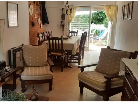 Casa 3 ambientes con 2 baños