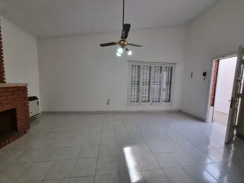 ALQUILER CASA DE 2 DORMITORIOS, EN DESAMPARADOS