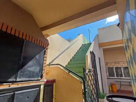 Casa 3 ambientes con 2 baños