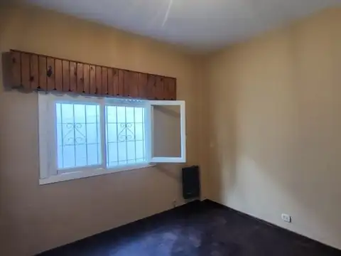 Casa en Alquiler en Moron Sur, $ 900.000