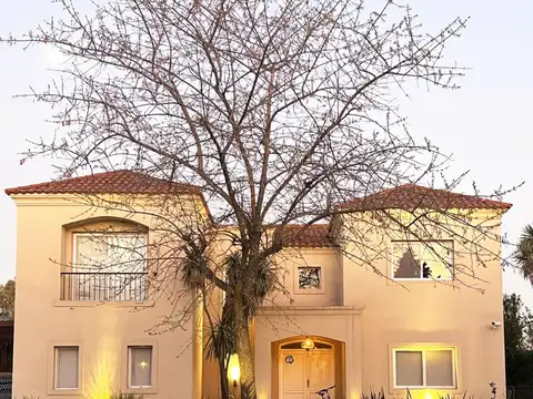 CASA EN VENTA EN ST. MATTHEWS VILLAGE - PILAR