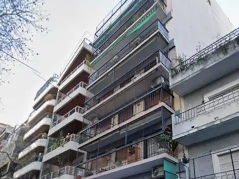 Monoambiente con balcón