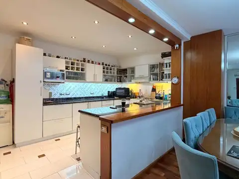 Depto Tipo Casa 4 ambientes con 2 baños