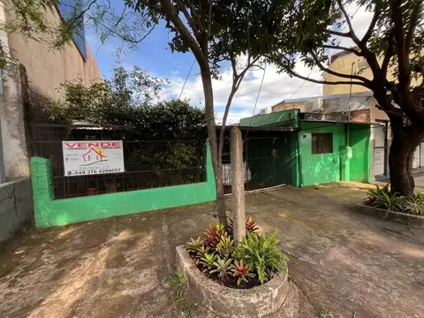 Venta de Casa a refaccionar o demoler en excelente ubicación