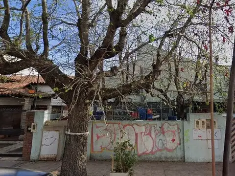 Galpón en venta de 400m2 en Quilmes a una cuadra de Andrés Baranda, Oportunidad 