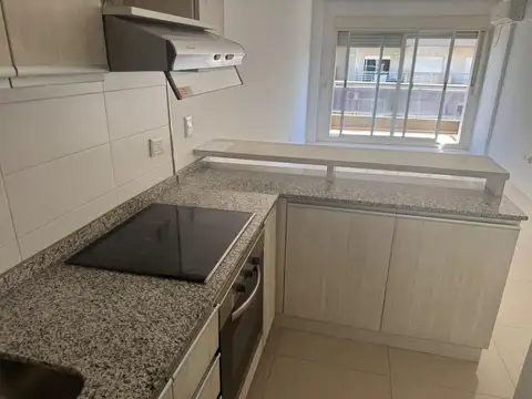 V. Urquiza 2 ambientes con Toillete en Alquiler Cullen 5200