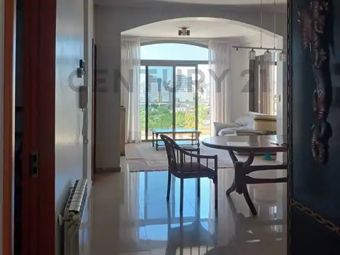 40 entre 4 y 5. Departamento con quincho y terraza privada en Venta.