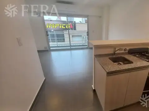 Alquiler monoambiente con balcón en Wilde