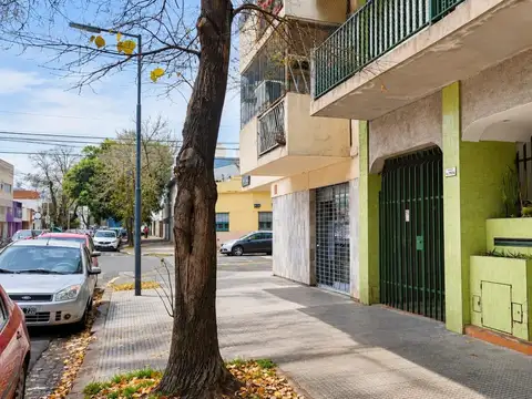 VENTA COCHERA VILLA PUEYRREDON TECHADA ZONA COMERCIAL