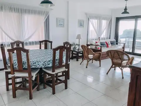 Avenida Del Mar 2100   e/ Avenida De Las Tres Carabelas y Del Juncal