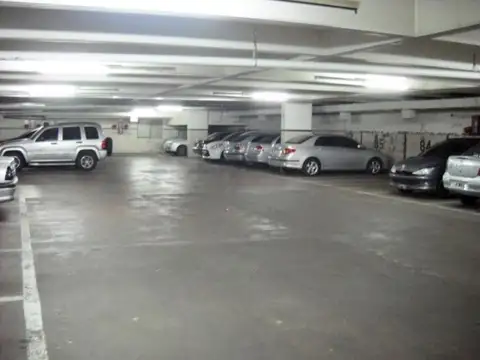 EXELENTES COCHERA FIJAS    PREMIUM