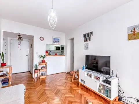 Departamento. 3 ambientes. Frente. Balcón. Con Toilette. APTO CREDITO