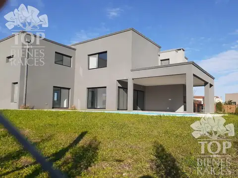 Casa  en Venta ubicado en El Cantón Golf, Escobar, G.B.A. Zona Norte