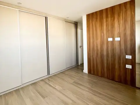 CASTELLI 2800, Piso 4