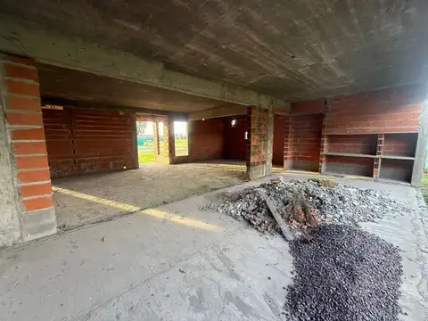 Casa 5 ambientes con 3 baños