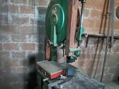 SE ALQUILA TALLER DE CARPINTERIA CON HERRAMIENTAS