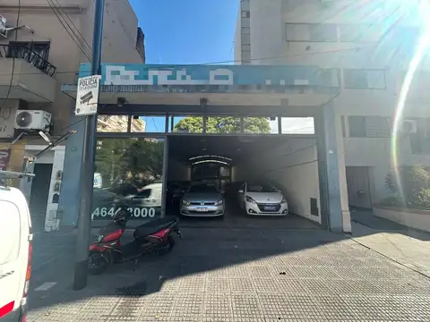 Importante Local frente a Plaza Los Andes 
